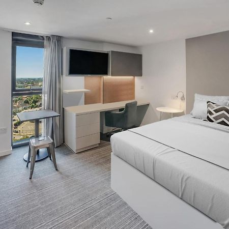 Chapter Ealing: Studio Apartments with Tube Station Access London Exterior photo