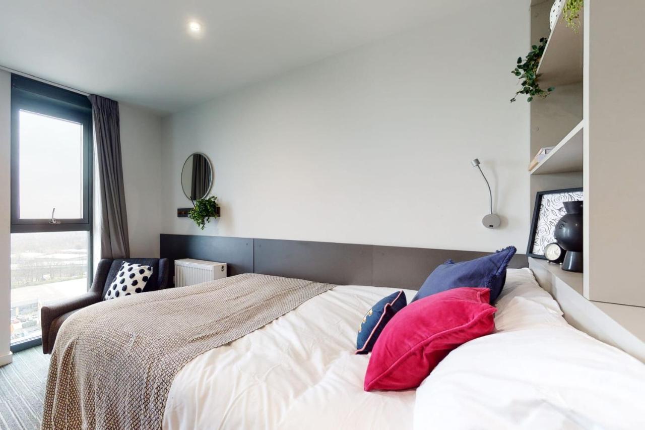 Chapter Ealing: Studio Apartments with Tube Station Access London Exterior photo