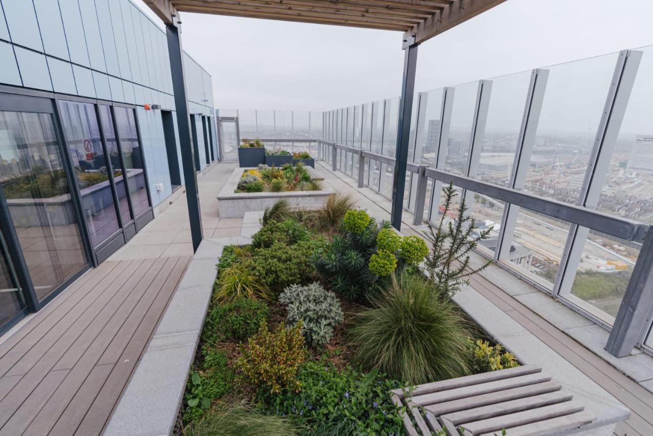 Chapter Ealing: Studio Apartments with Tube Station Access London Exterior photo