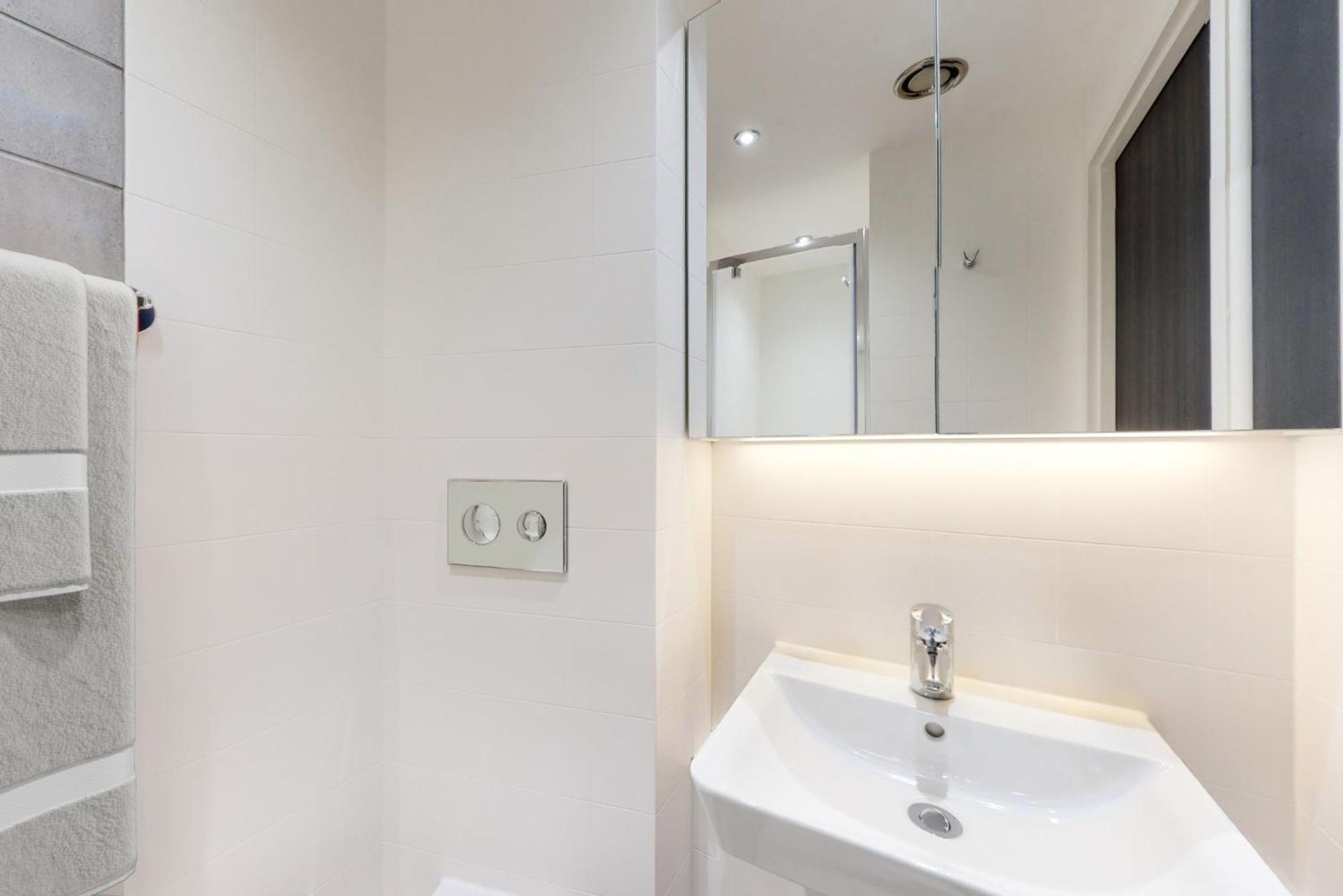 Chapter Ealing: Studio Apartments with Tube Station Access London Exterior photo