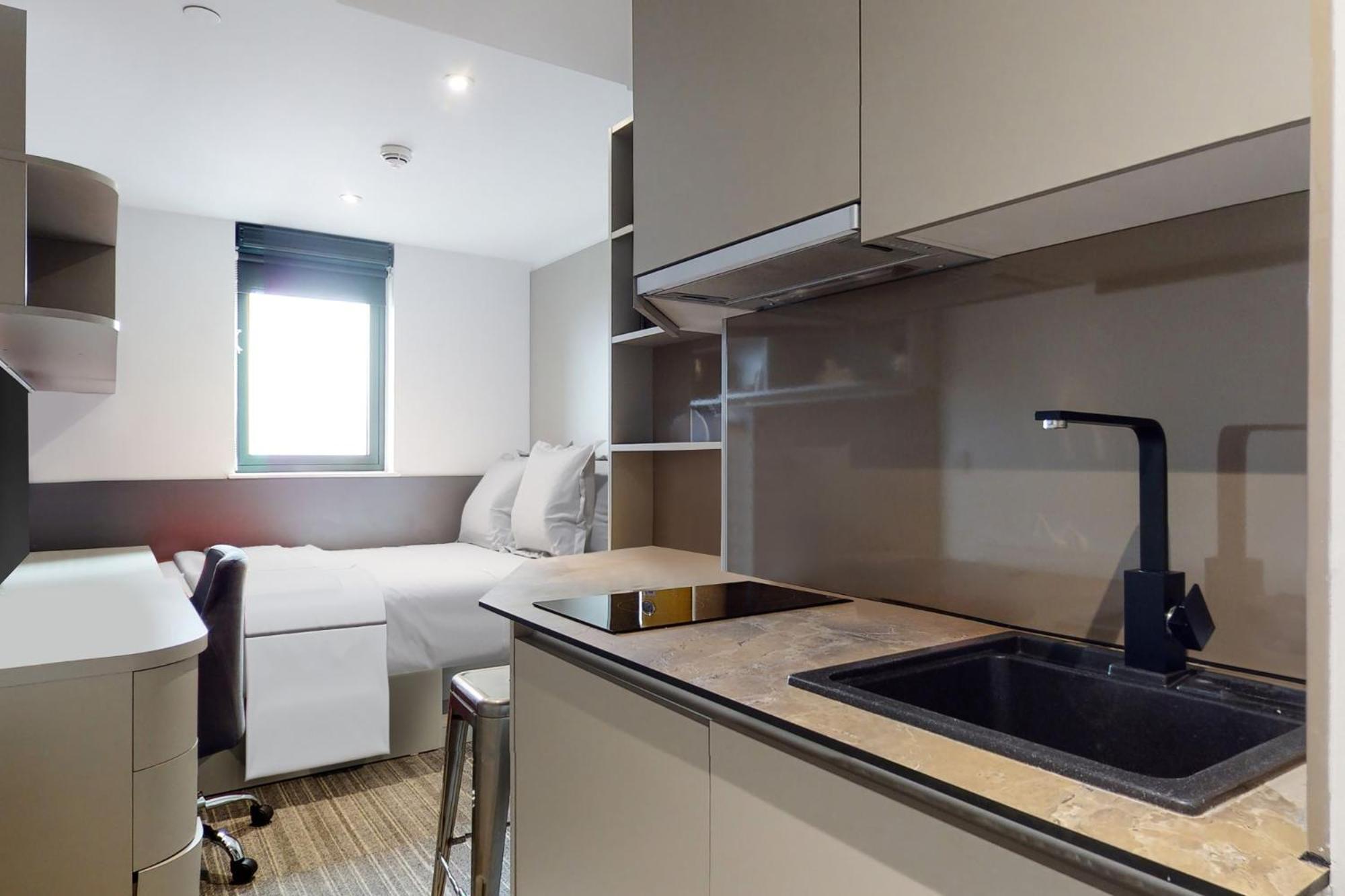 Chapter Ealing: Studio Apartments with Tube Station Access London Exterior photo